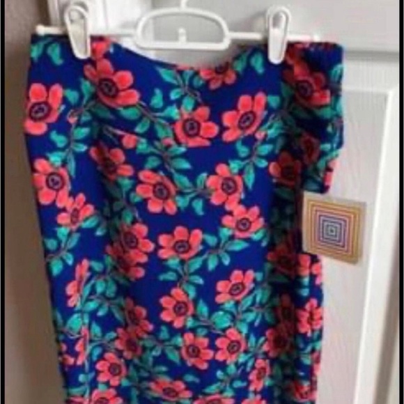 Lularoe 19 Pieces Clothes Mixed Lot - Leggings, Tops, Skirts, Dresses - Picture 4 of 7